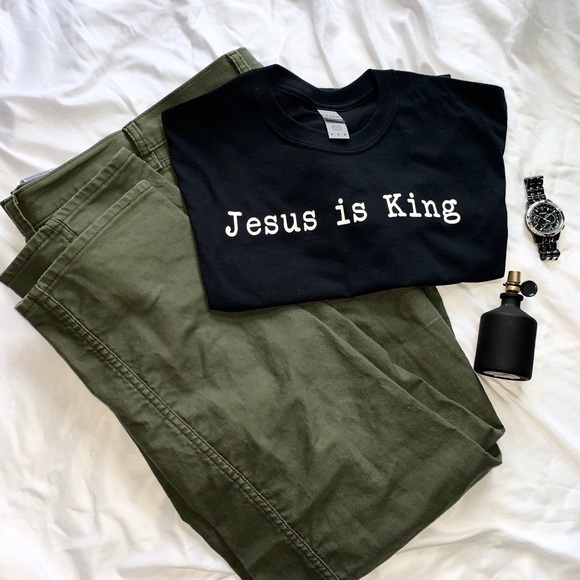 Black tee ‘Jesus is King’ custom made. - Picture 2 of 2